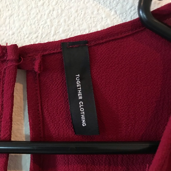 Maroon top - Picture 2 of 4